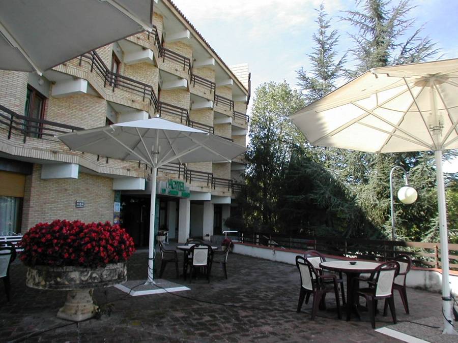 ברבסטרו Hotel Rey Sancho Ramirez מראה חיצוני תמונה